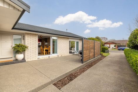 Photo of property in 10 Karnak Crescent, Russley, Christchurch, 8042