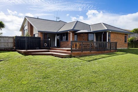 Photo of property in 1 Farnborough Drive, Nawton, Hamilton, 3200