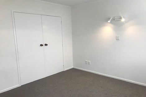 Photo of property in 2/98 Mirrabooka Avenue, Botany Downs, Auckland, 2010