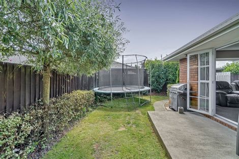 Photo of property in 2/141 Withells Road, Avonhead, Christchurch, 8042