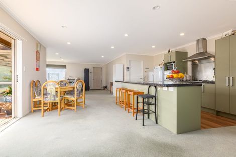 Photo of property in 34 Aotea Drive, Aotea, Porirua, 5024