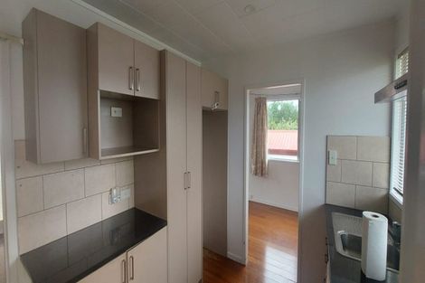 Photo of property in 11 Castlewood Grove, Blockhouse Bay, Auckland, 0600