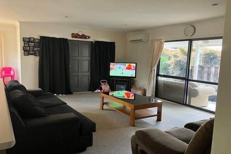 Photo of property in 194 High Street North, Carterton, 5713