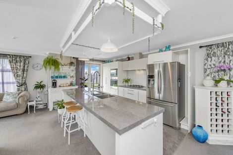 Photo of property in 21 Shillingford Boulevard, Rolleston, 7615