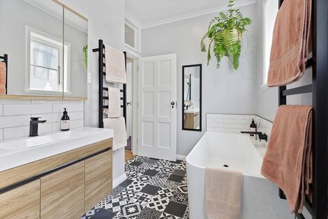 Photo of property in 69 Strathmore Avenue, Strathmore Park, Wellington, 6022