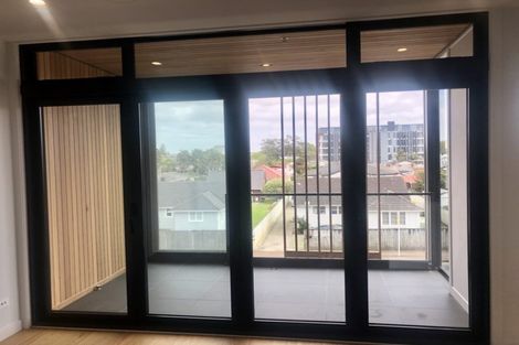 Photo of property in Frank Sargeson Apts, 202/74 Anzac Street, Takapuna, Auckland, 0622