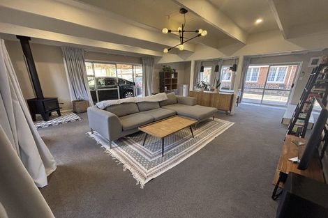 Photo of property in 16 Taikata Road, Te Atatu Peninsula, Auckland, 0610