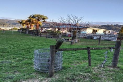 Photo of property in 29 Bonar Street, Ross, 7812