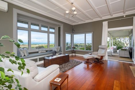 Photo of property in 15 Terrace Road, Bay View, Napier, 4104