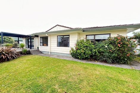 Photo of property in 15 Oakmont Place, Wattle Downs, Auckland, 2103