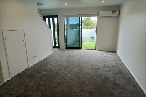 Photo of property in 5/2 Jadewynn Drive, Massey, Auckland, 0614
