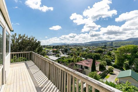 Photo of property in 89 Renown Road, Raumati South, Paraparaumu, 5032