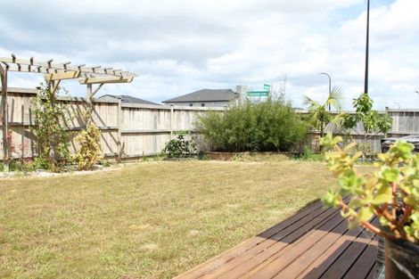 Photo of property in 3 Ascension Crescent, Orewa, 0931