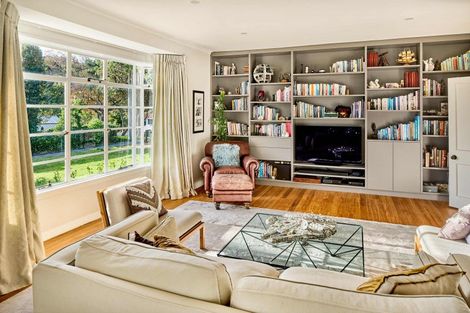 Photo of property in 10 Walter Road, Lowry Bay, Lower Hutt, 5013