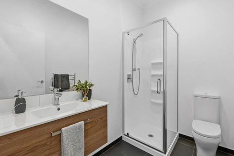 Photo of property in 3/2 Frances Bryers Road, Hobsonville, Auckland, 0616