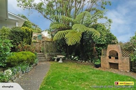Photo of property in 21 Kitchener Terrace, Johnsonville, Wellington, 6037