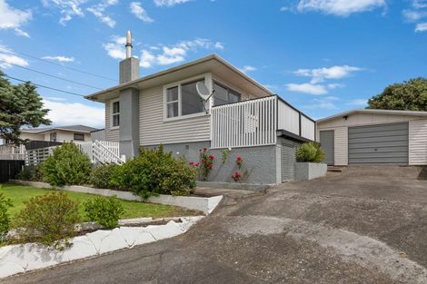 Photo of property in 3 Glenn Street, Castlecliff, Whanganui, 4501