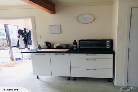 Photo of property in 33a Kauri Road, Stanmore Bay, Whangaparaoa, 0932