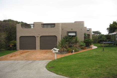 Photo of property in 14 Karaka Grove, Raumati Beach, Paraparaumu, 5032