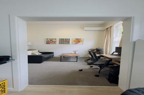 Photo of property in 1/72 Derwent Street, Island Bay, Wellington, 6023