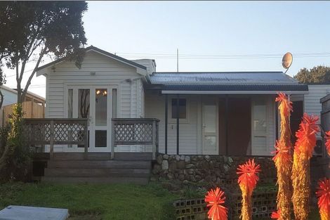 Photo of property in 17 Dixie Street, Te Horo Beach, Otaki, 5581