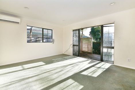 Photo of property in 1/20 Greta Place, Stanmore Bay, Whangaparaoa, 0932