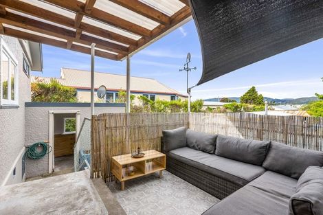 Photo of property in 47 Bluegum Road, Paraparaumu Beach, Paraparaumu, 5032