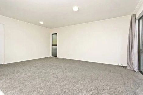Photo of property in 2/2 Woodall Place, Totara Vale, Auckland, 0627