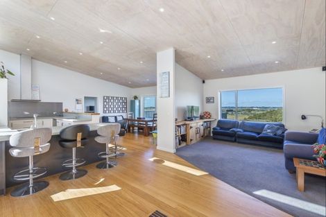 Photo of property in 186 Gervin Road, Wainui, Silverdale, 0992