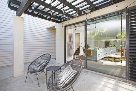 Photo of property in 51 Popokatea Drive, Takanini, 2112