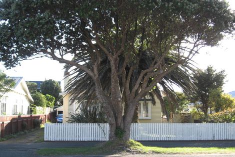 Photo of property in 38 Tuatoru Street, Eastbourne, Lower Hutt, 5013