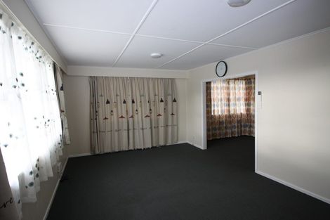 Photo of property in 47 Link Road, Newlands, Wellington, 6037
