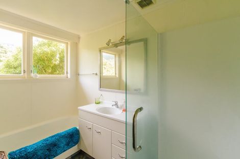 Photo of property in 64 Pomare Road, Tirohanga, Lower Hutt, 5010