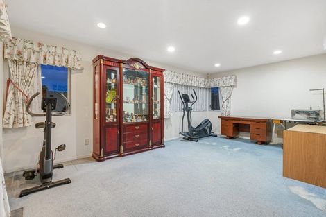Photo of property in 17 Pelargonium Terrace, Goodwood Heights, Auckland, 2105