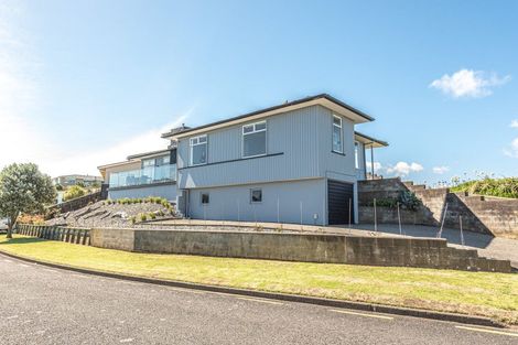 Photo of property in 2 Kapiti Terrace, Castlecliff, Whanganui, 4501