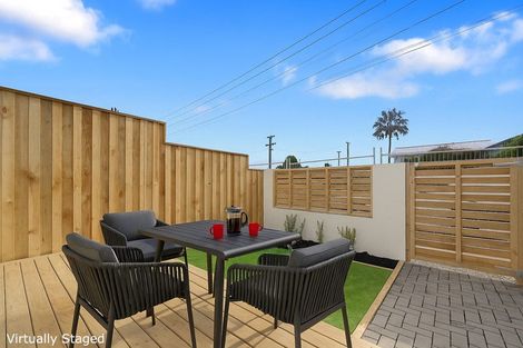 Photo of property in 17 Von Sturmer Street, Mangere East, Auckland, 2024