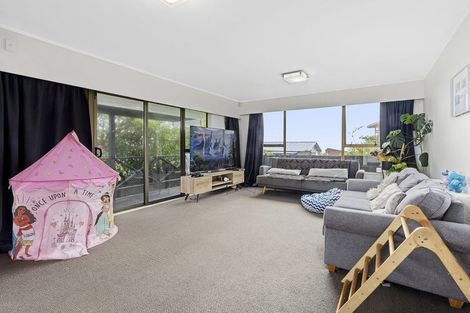 Photo of property in 64 Cypress Drive, Maungaraki, Lower Hutt, 5010