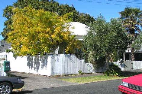 Photo of property in 1/6 Vincent Road, Northcote Point, Auckland, 0627