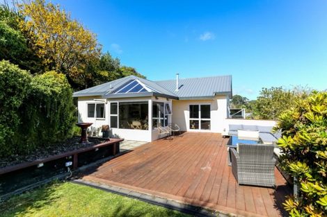 Photo of property in 7 Sequoia Grove, Merrilands, New Plymouth, 4312