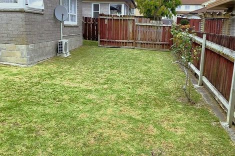 Photo of property in 2/25 Wellington Street, Papakura, 2110