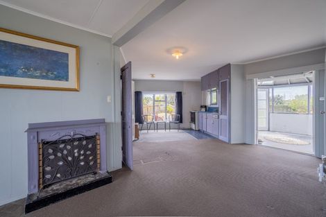 Photo of property in 31 Roberts Road, Matakatia, Whangaparaoa, 0930