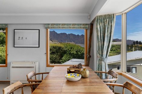 Photo of property in 7 Suburb Street, Queenstown, 9300