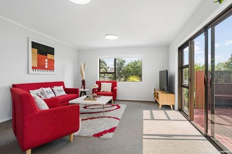 Photo of property in 1/12 Eastwood Rise, Browns Bay, Auckland, 0630