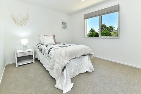 Photo of property in 966b Whangaparaoa Road, Manly, Whangaparaoa, 0930