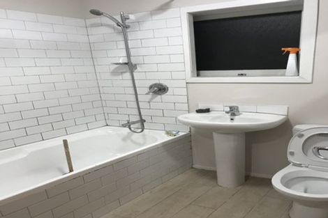 Photo of property in 10 Kereru Street, Henderson, Auckland, 0612