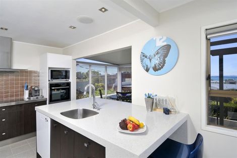 Photo of property in 1/91 Aberdeen Road, Castor Bay, Auckland, 0620
