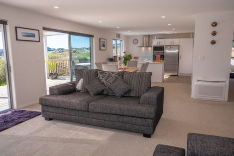 Photo of property in 32 Cable Bay Block Road, Cable Bay, 0420