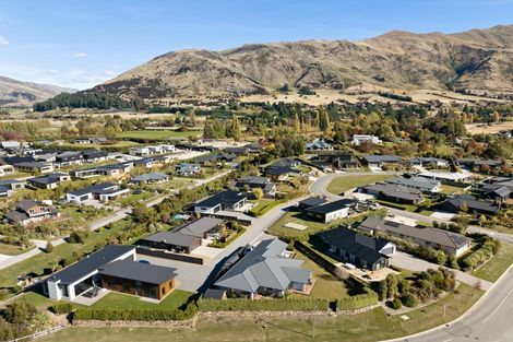Photo of property in 5 Nancy Lane, Wanaka, 9305