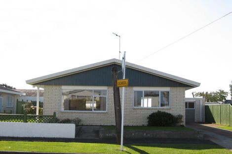 Photo of property in 3 Karaka Street, Merrilands, New Plymouth, 4312