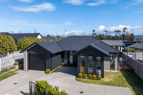 Photo of property in 25 Kayelene Place, Omokoroa, 3114